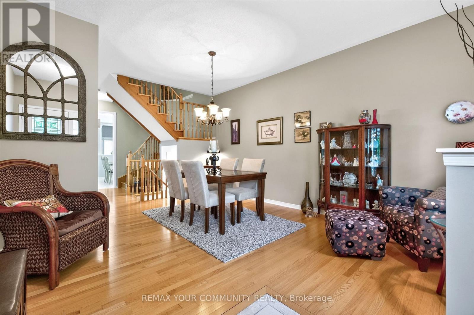 61 COZENS DRIVE - 4