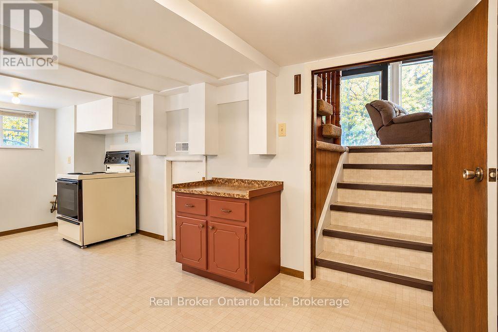 38 Deanlea Boulevard, Tiny photo 19
