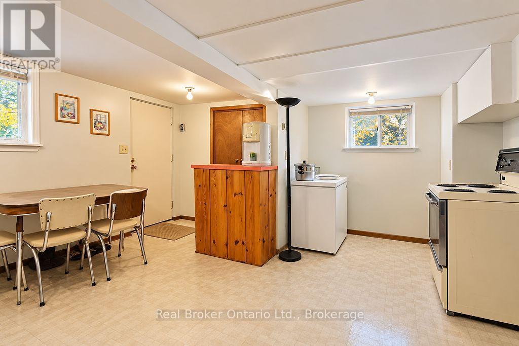 38 Deanlea Boulevard, Tiny photo 20