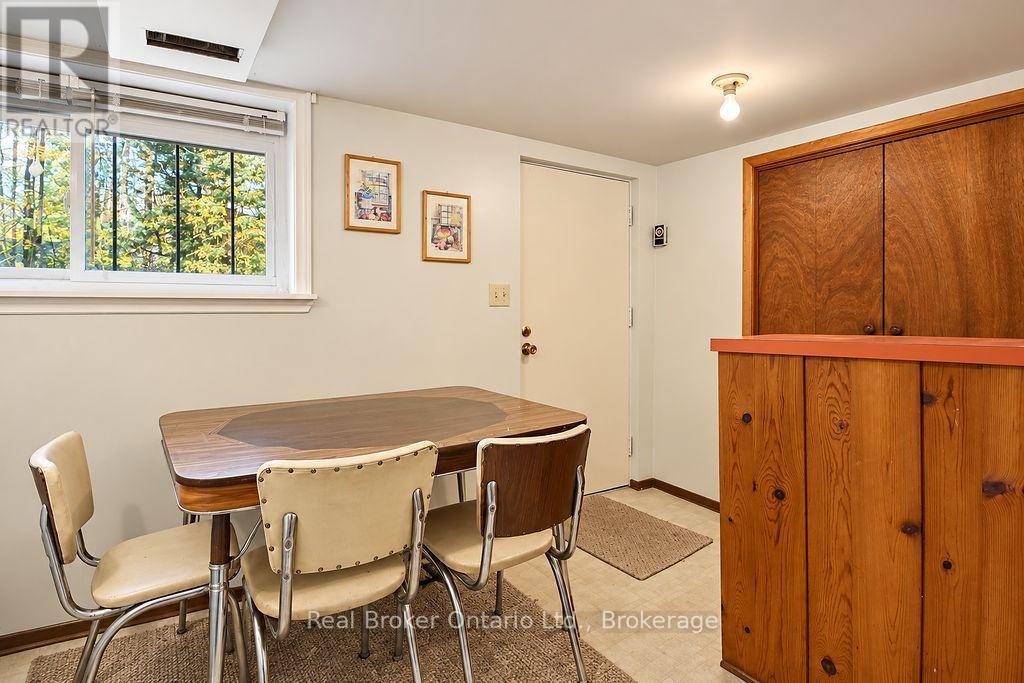 38 Deanlea Boulevard, Tiny photo 21
