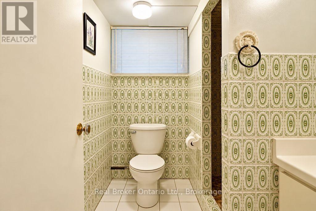 38 Deanlea Boulevard, Tiny photo 24
