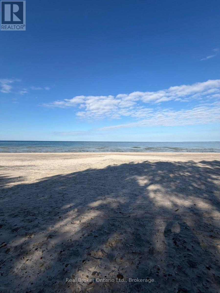 38 Deanlea Boulevard, Tiny photo 38