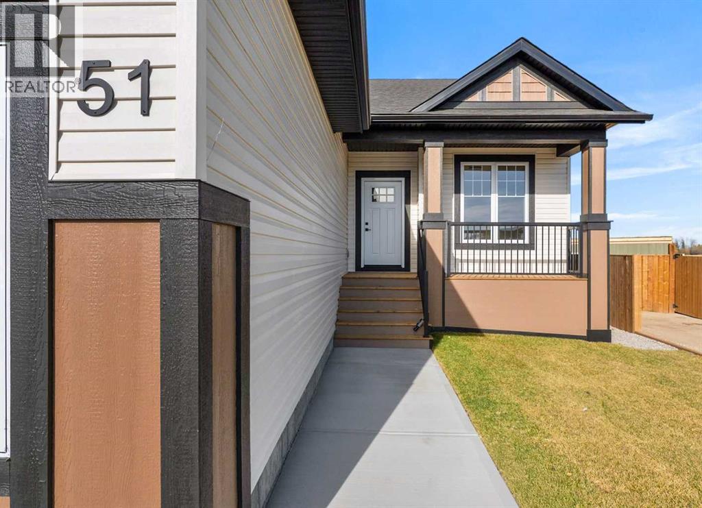 51 Vincent Crescent, Olds — photo 2
