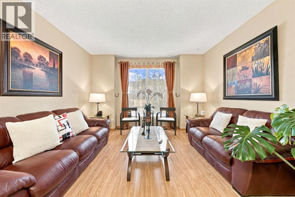 120 Millrise Close SW, Calgary — photo 3
