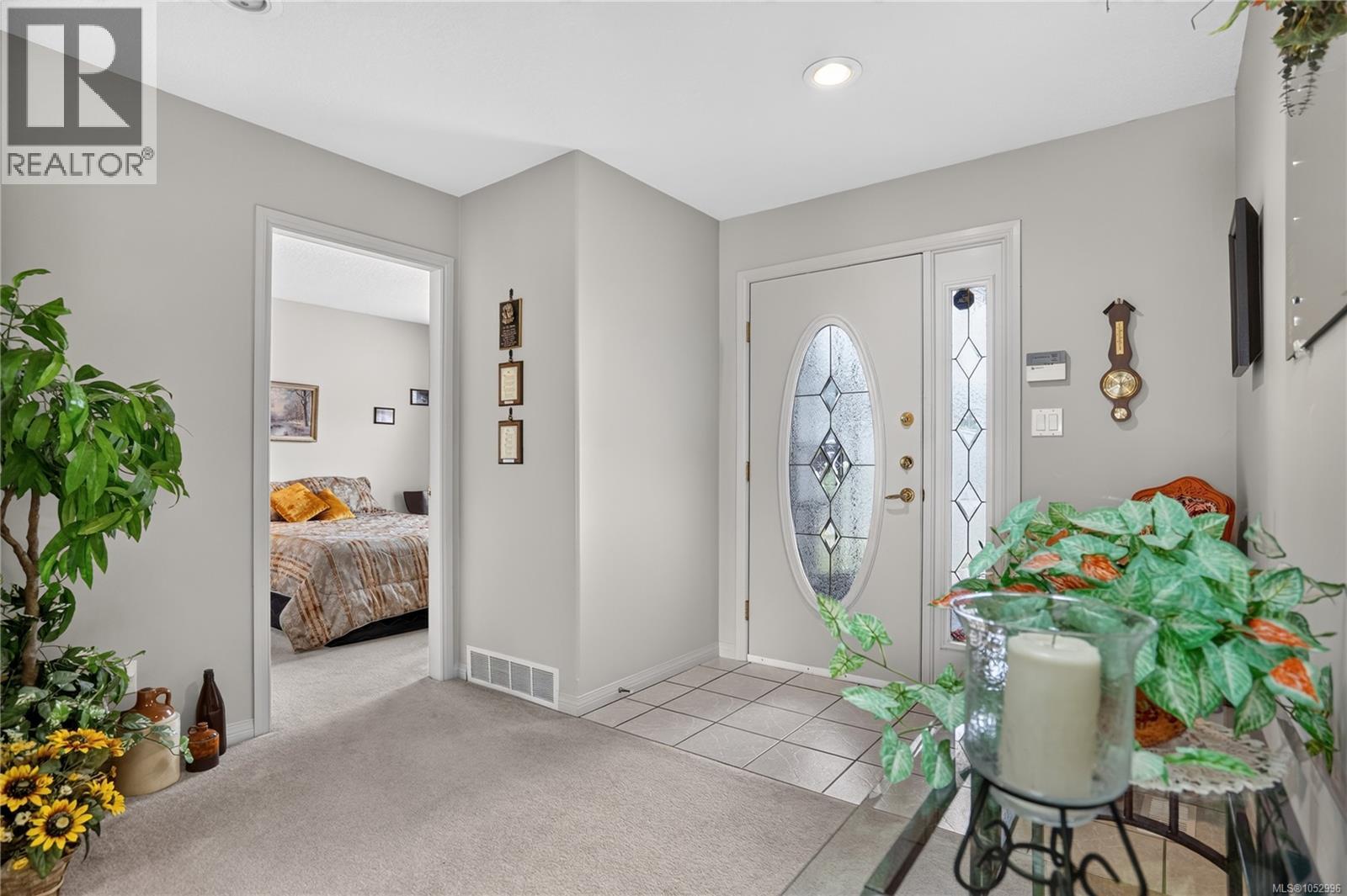 #9 5608 Strathcona St - 17