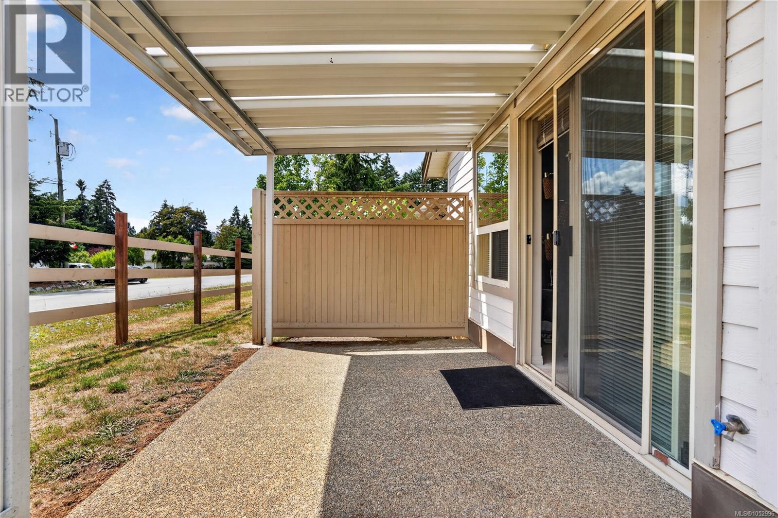 #9 5608 Strathcona St - 22