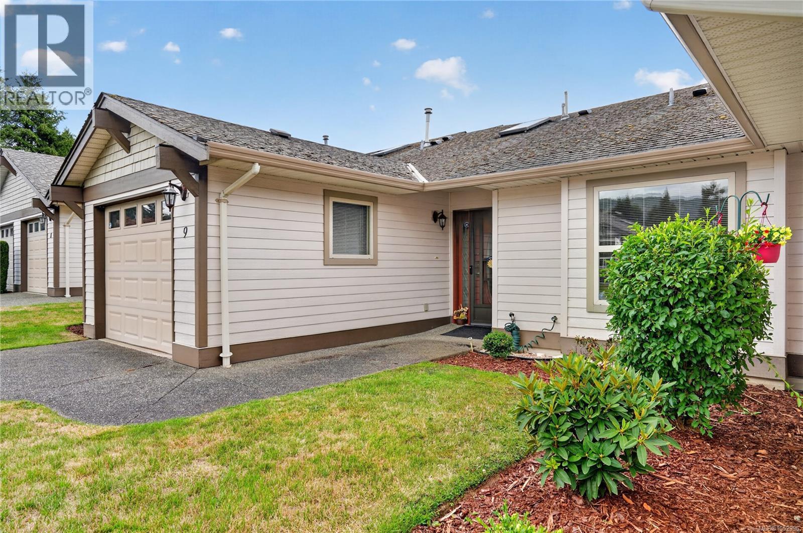 #9 5608 Strathcona St - 23