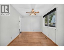 112 Queensland Place SE, Calgary — photo 10