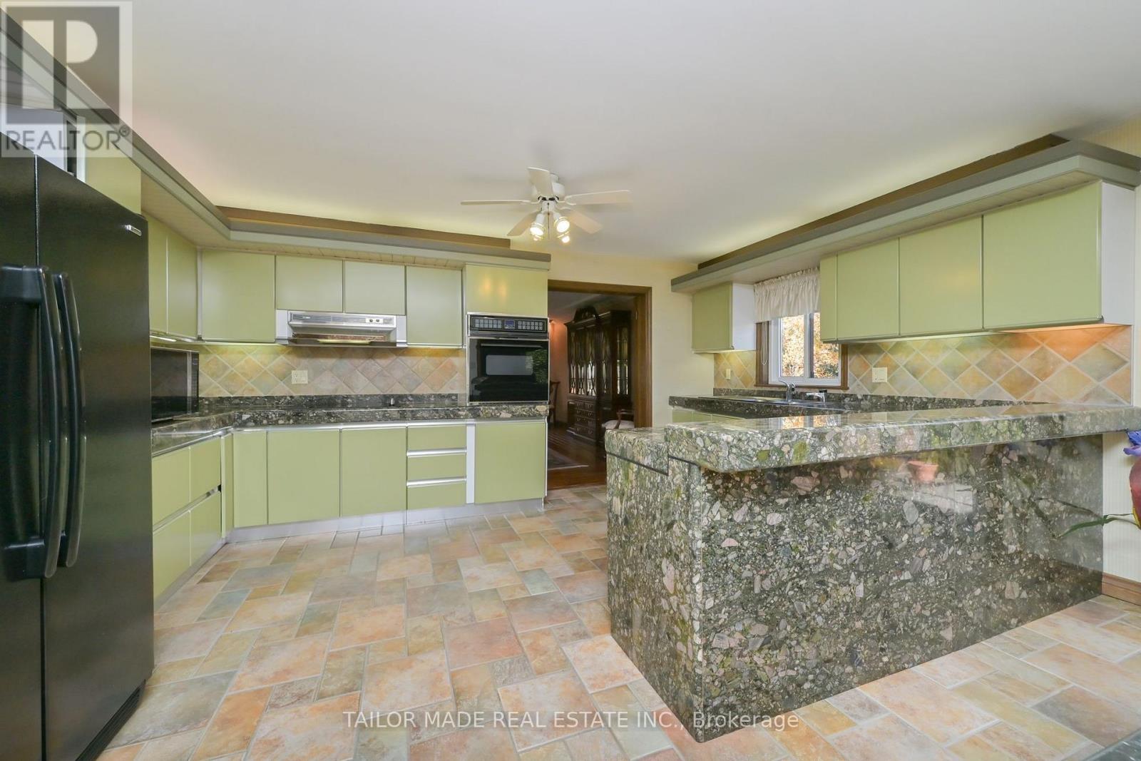 40 Walton Drive, Caledon, ON photo 6