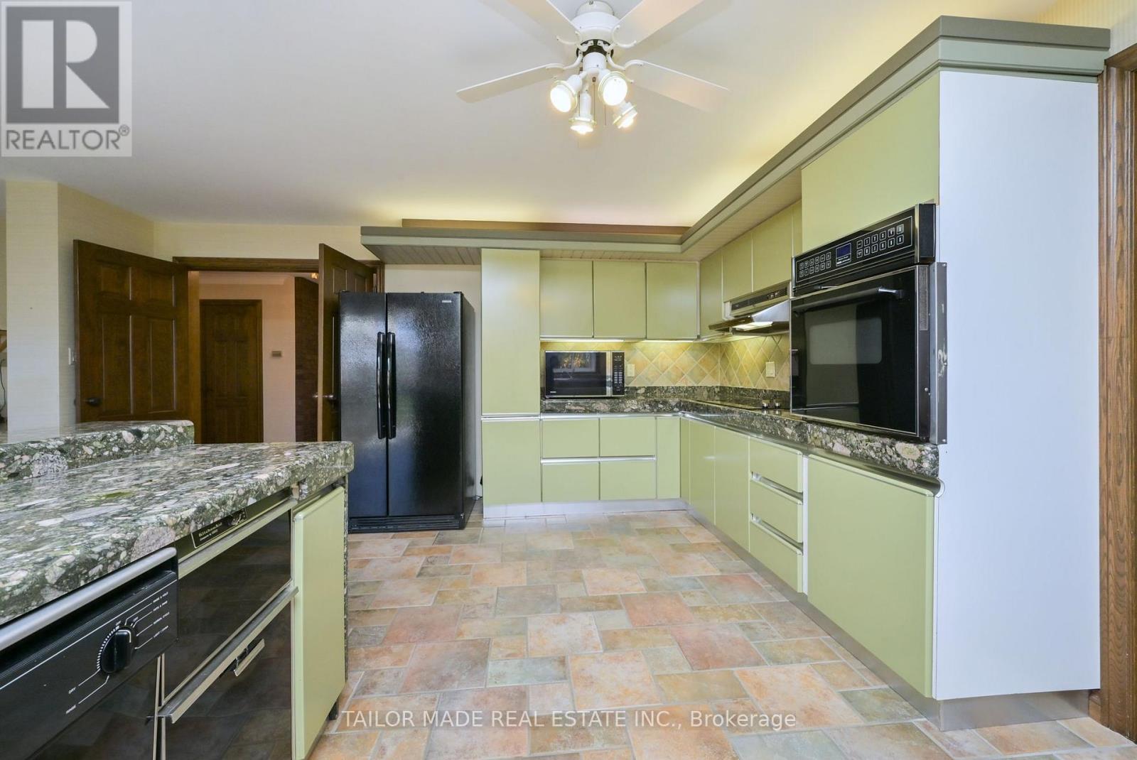 40 Walton Drive, Caledon, ON photo 8