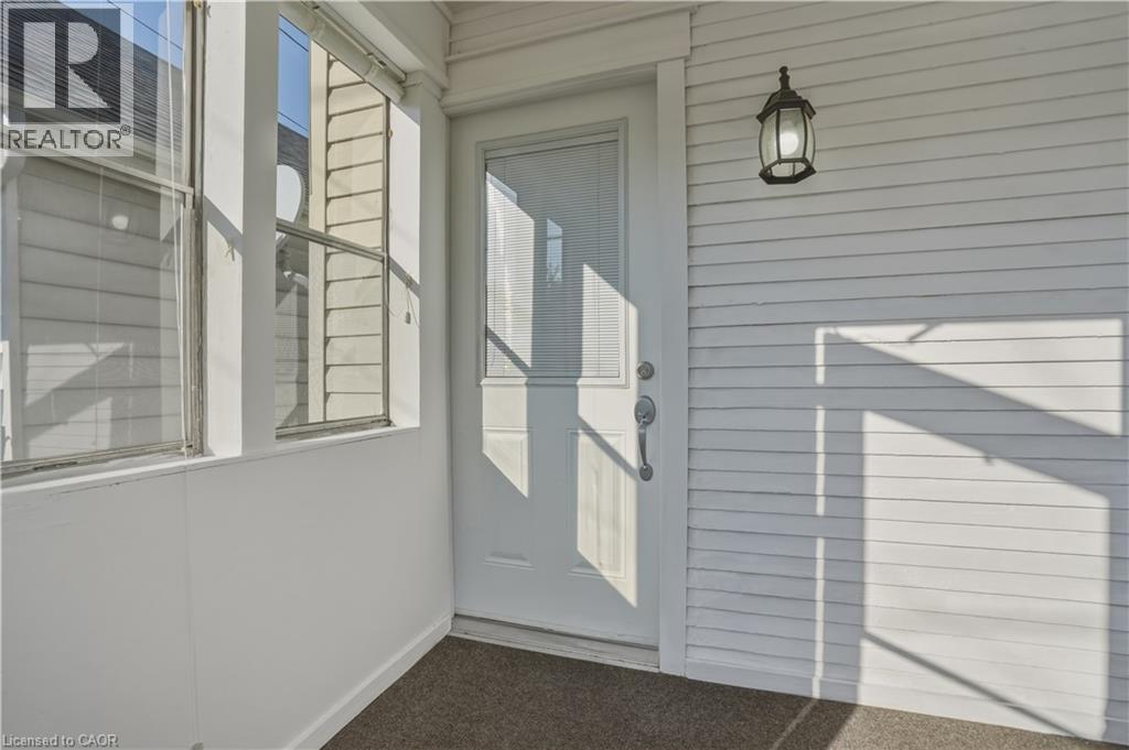 145 CAMPBELL Avenue, Hamilton — photo 3