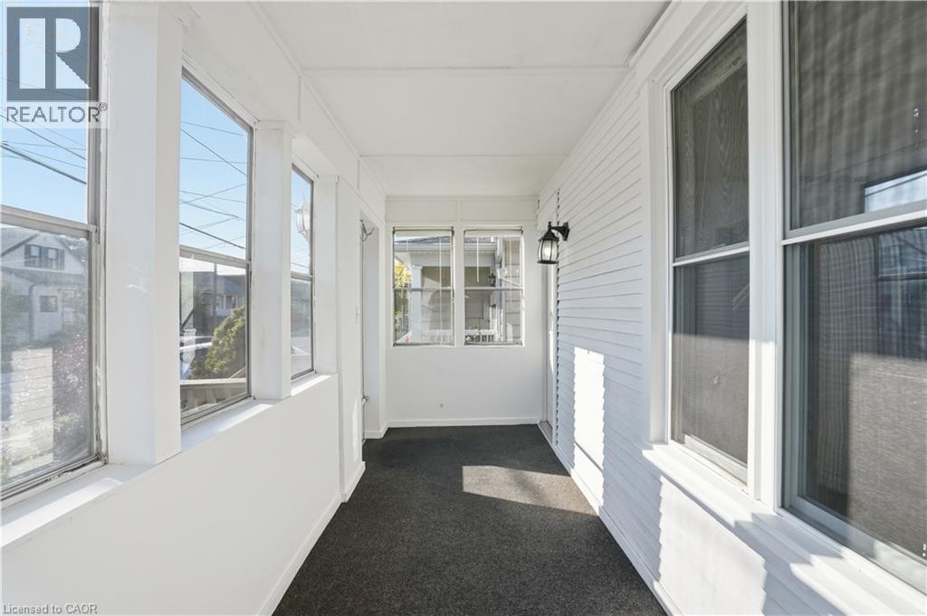 145 CAMPBELL Avenue, Hamilton — photo 4