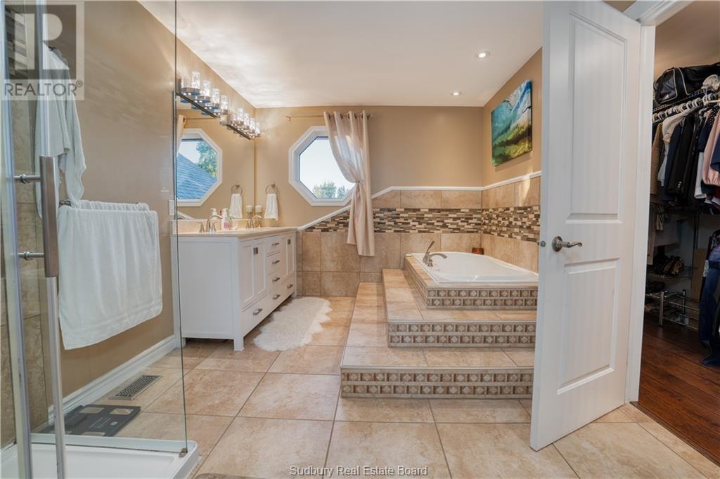 36 Riverside Drive, Wahnapitae — photo 12