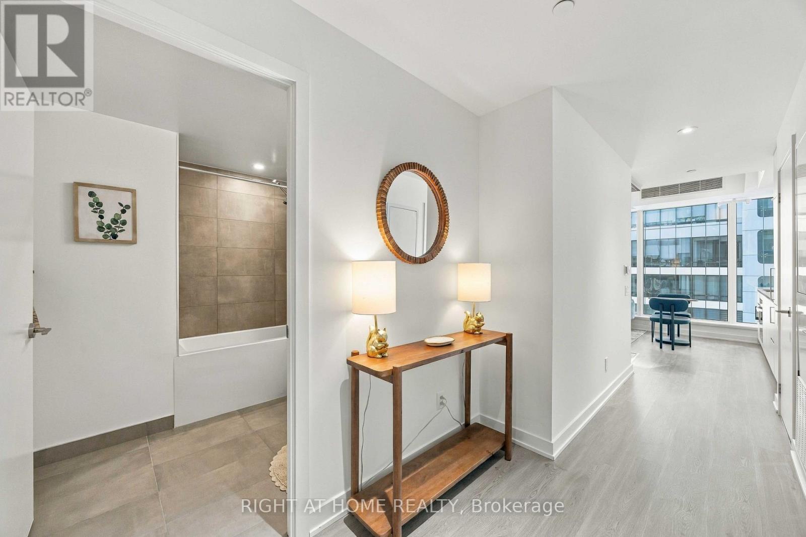 #5205 8 WELLESLEY STREET W - 8