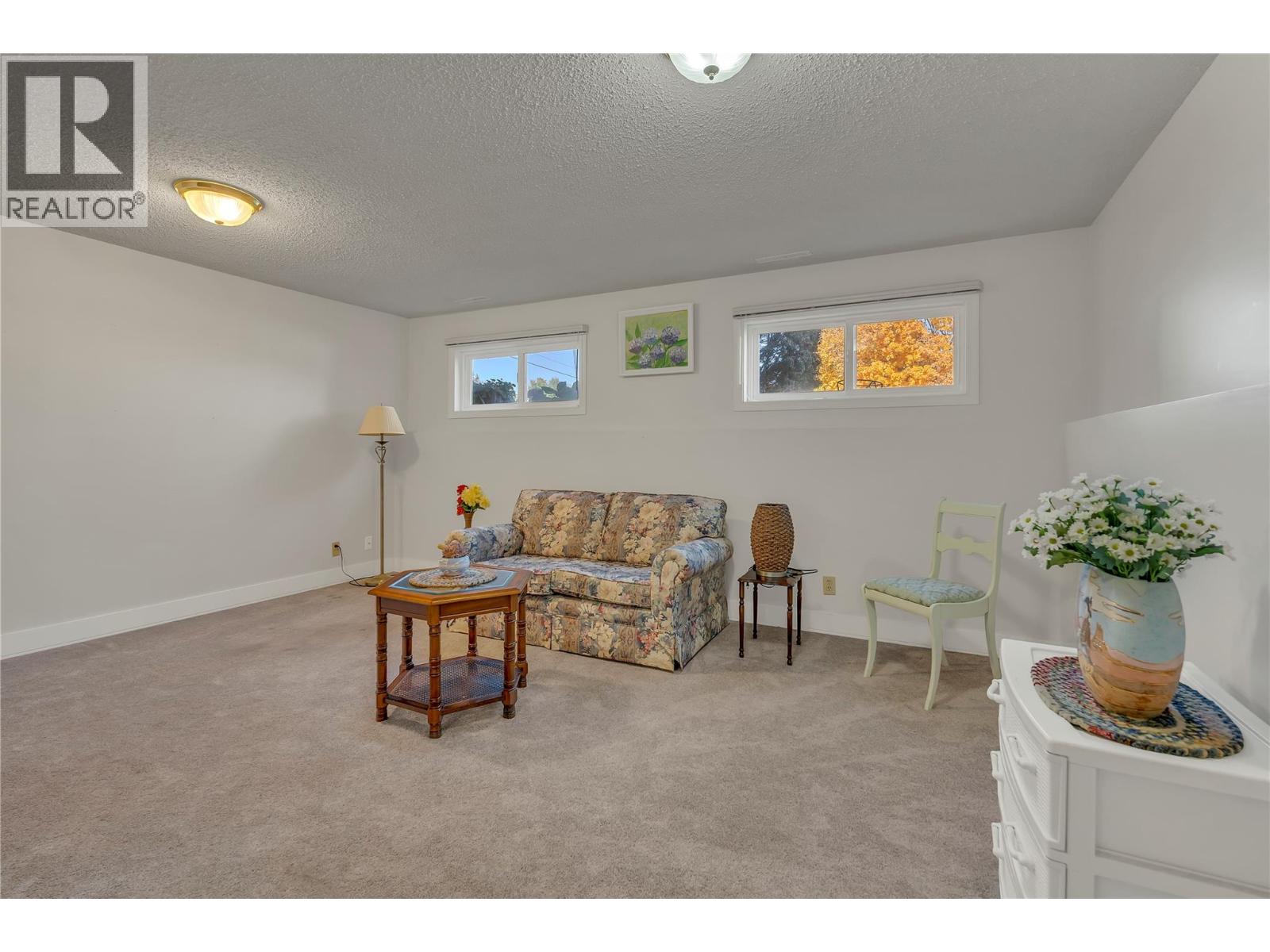 10907 Jubilee Road W Unit# 6, Summerland - Image 1