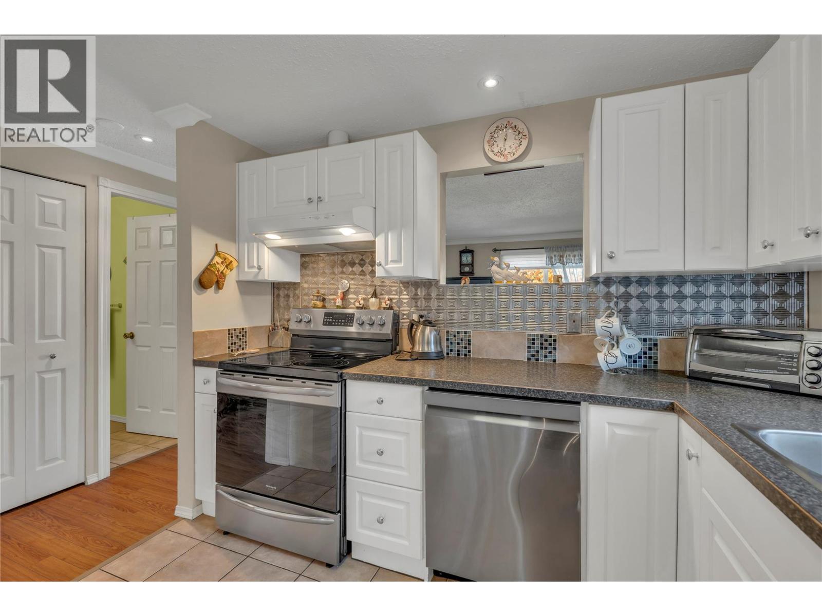 10907 Jubilee Road W Unit# 6, Summerland - Image 1