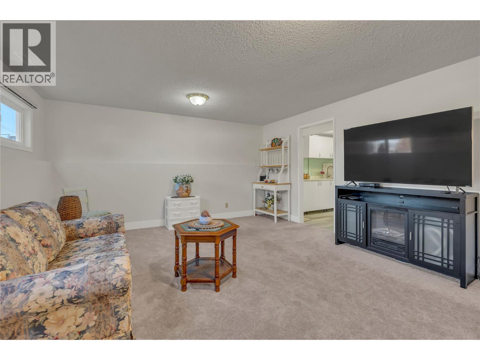 10907 Jubilee Road W Unit# 6, Summerland - Image 1