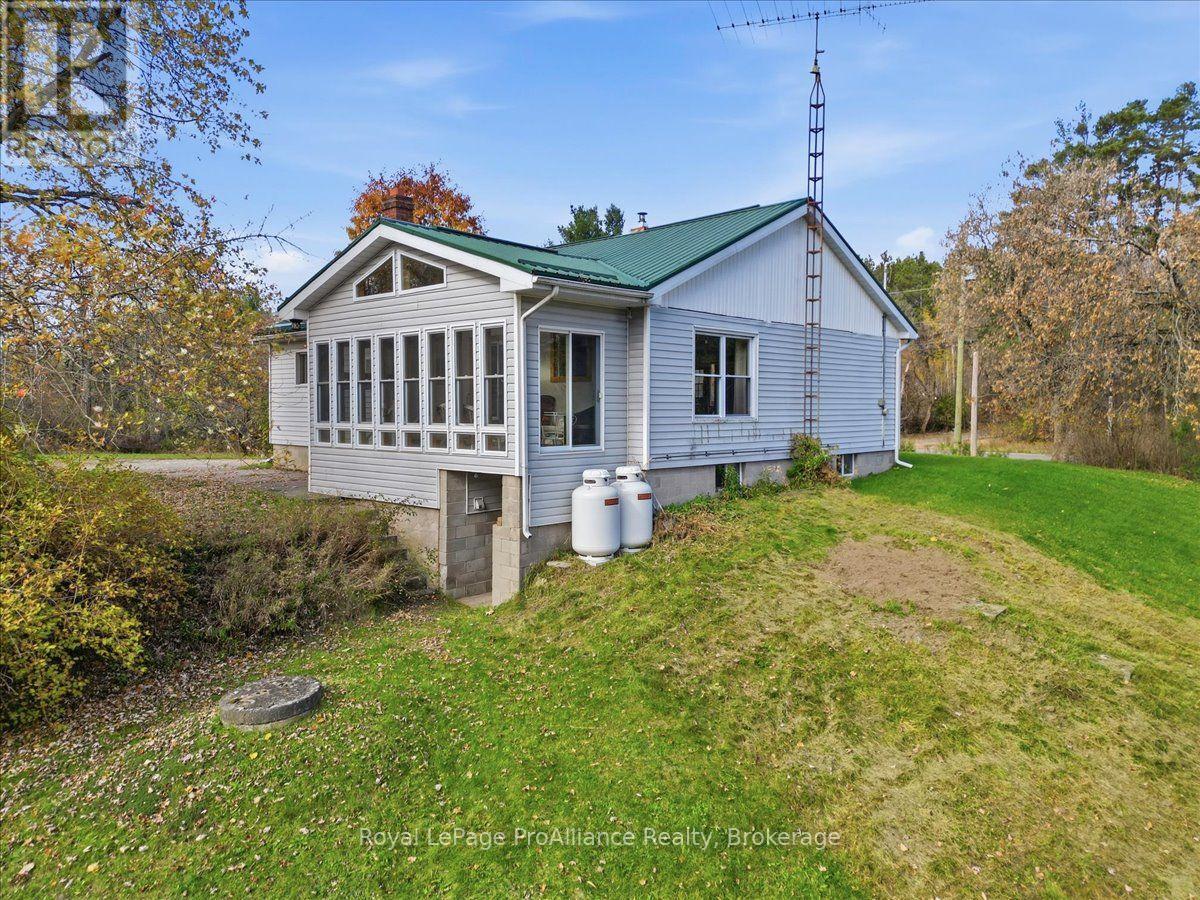 2096 Hollowview Road, Centre Hastings, ON photo 5