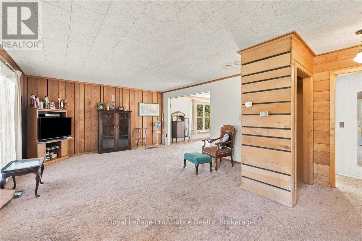 2096 Hollowview Road, Centre Hastings, ON photo 9