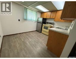 708 Grandview Street W, Moose Jaw, SK S6H5L6 Photo 12