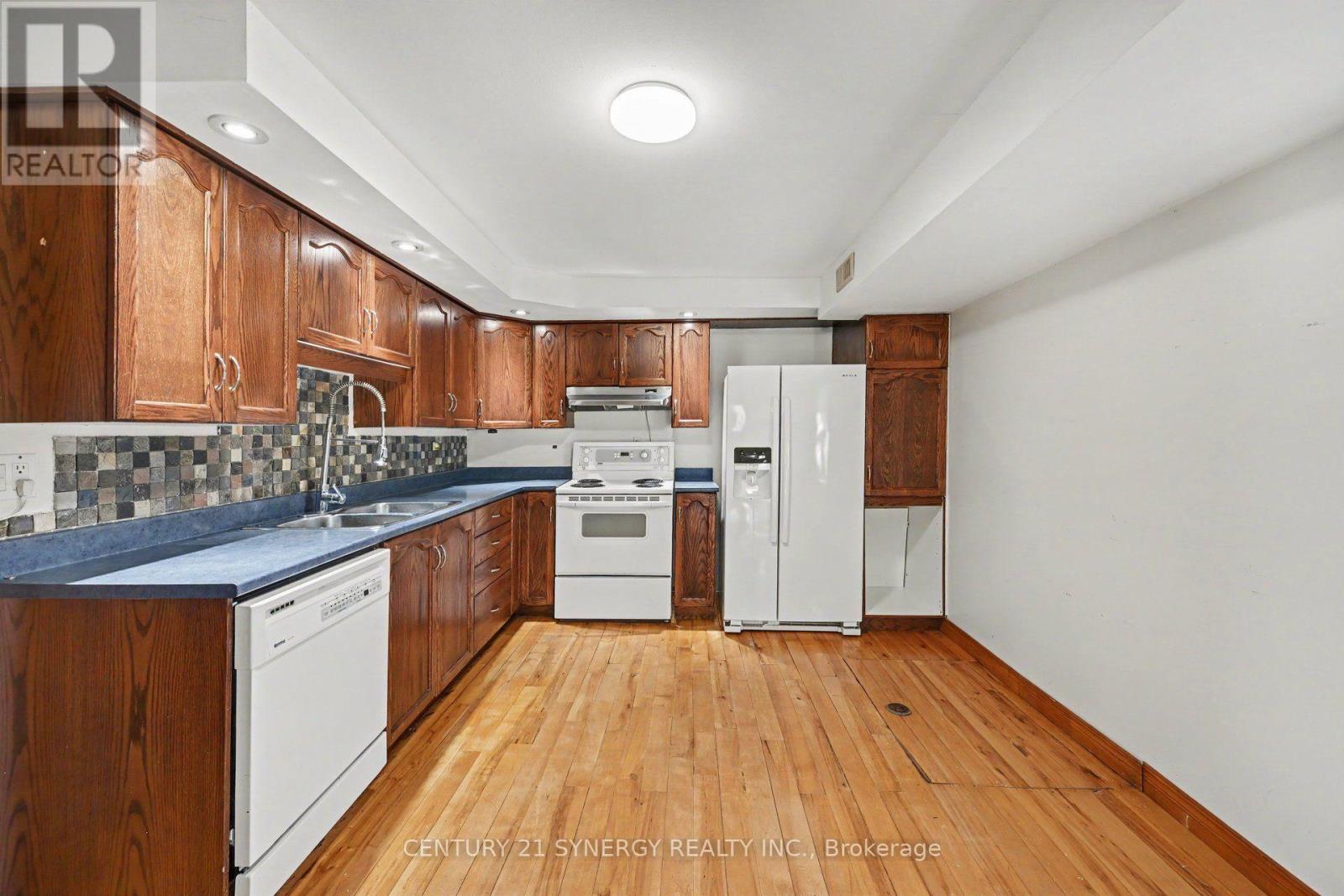 105 NEILSON STREET, McNab/Braeside — photo 12