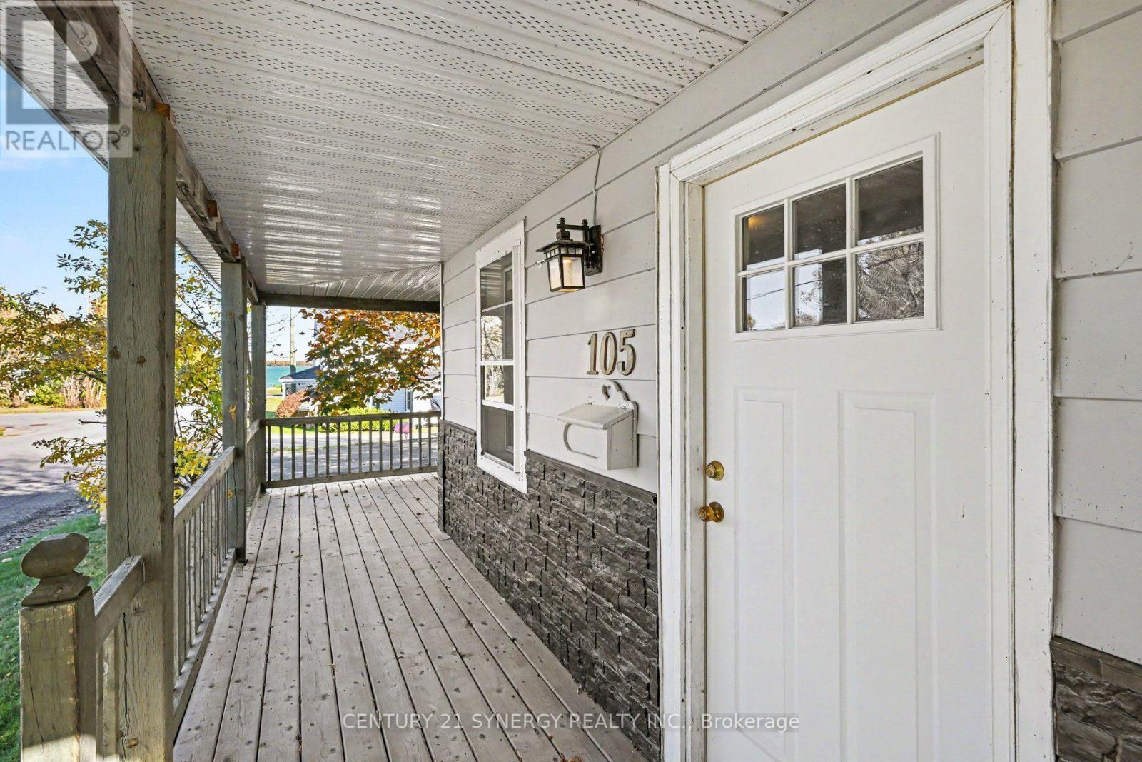 105 NEILSON STREET, McNab/Braeside — photo 3