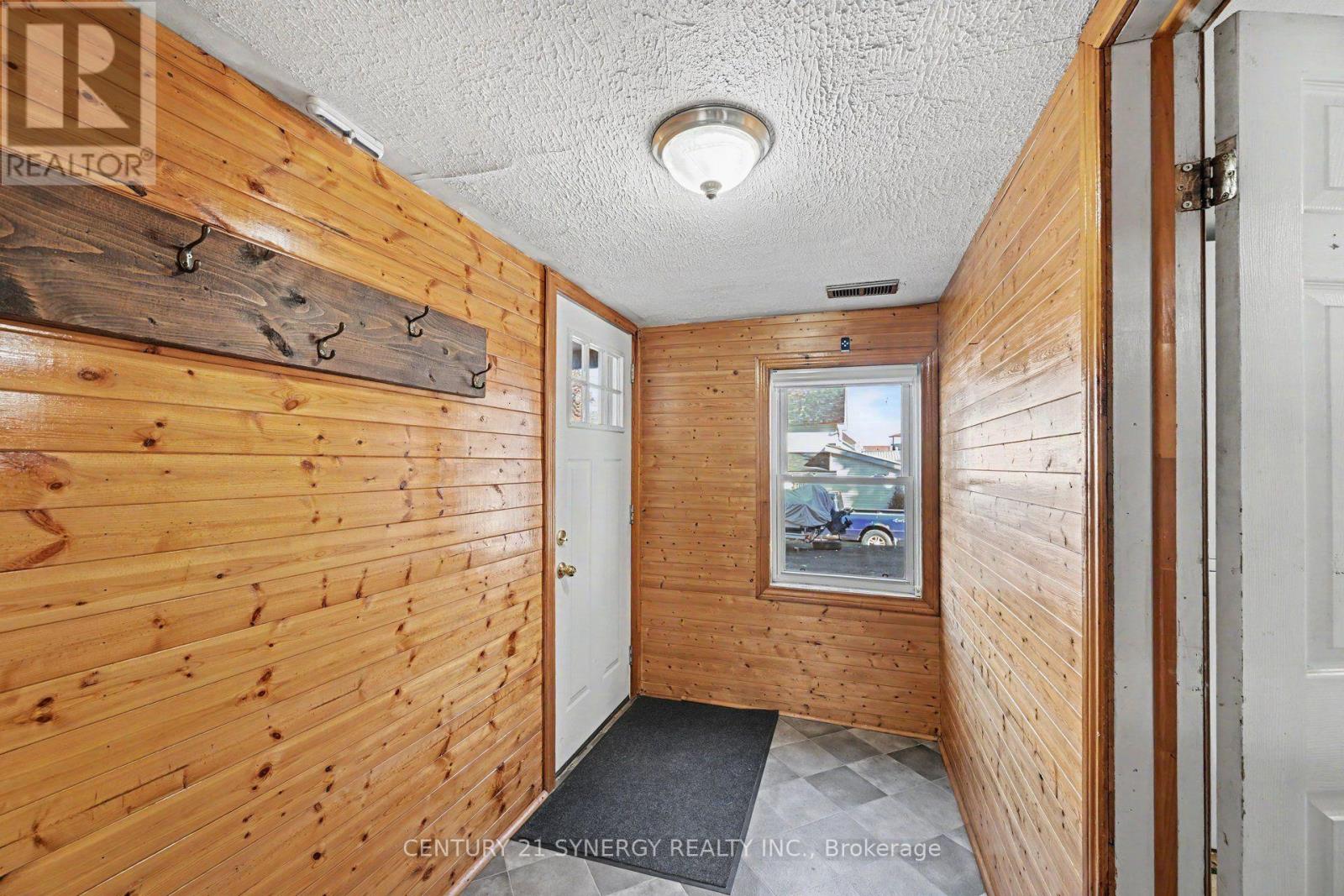 105 NEILSON STREET, McNab/Braeside — photo 4