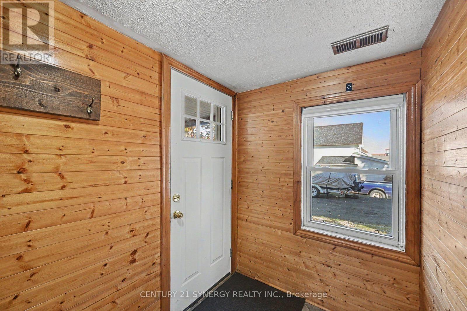 105 NEILSON STREET, McNab/Braeside — photo 5
