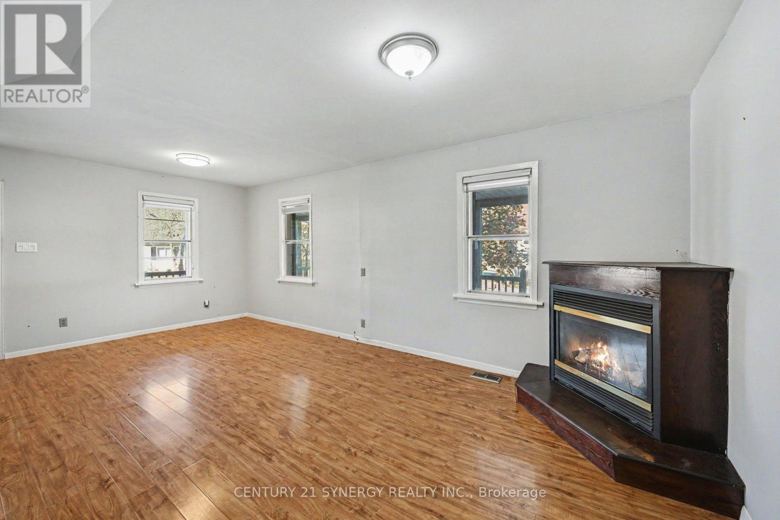 105 NEILSON STREET, McNab/Braeside — photo 8