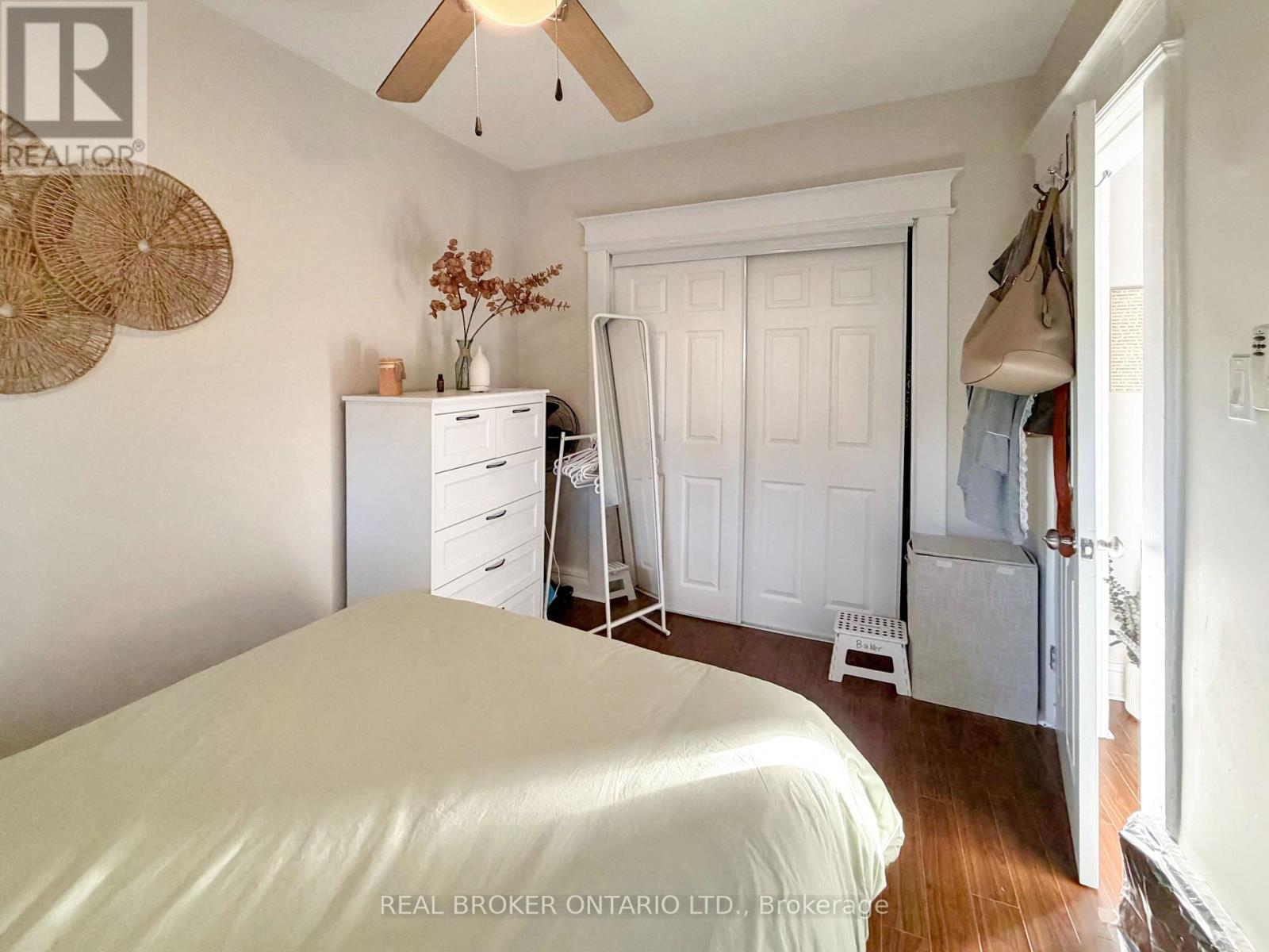 UPPER - 79 BLANTYRE AVENUE, Toronto (Birchcliffe-Cliffside) — photo 6