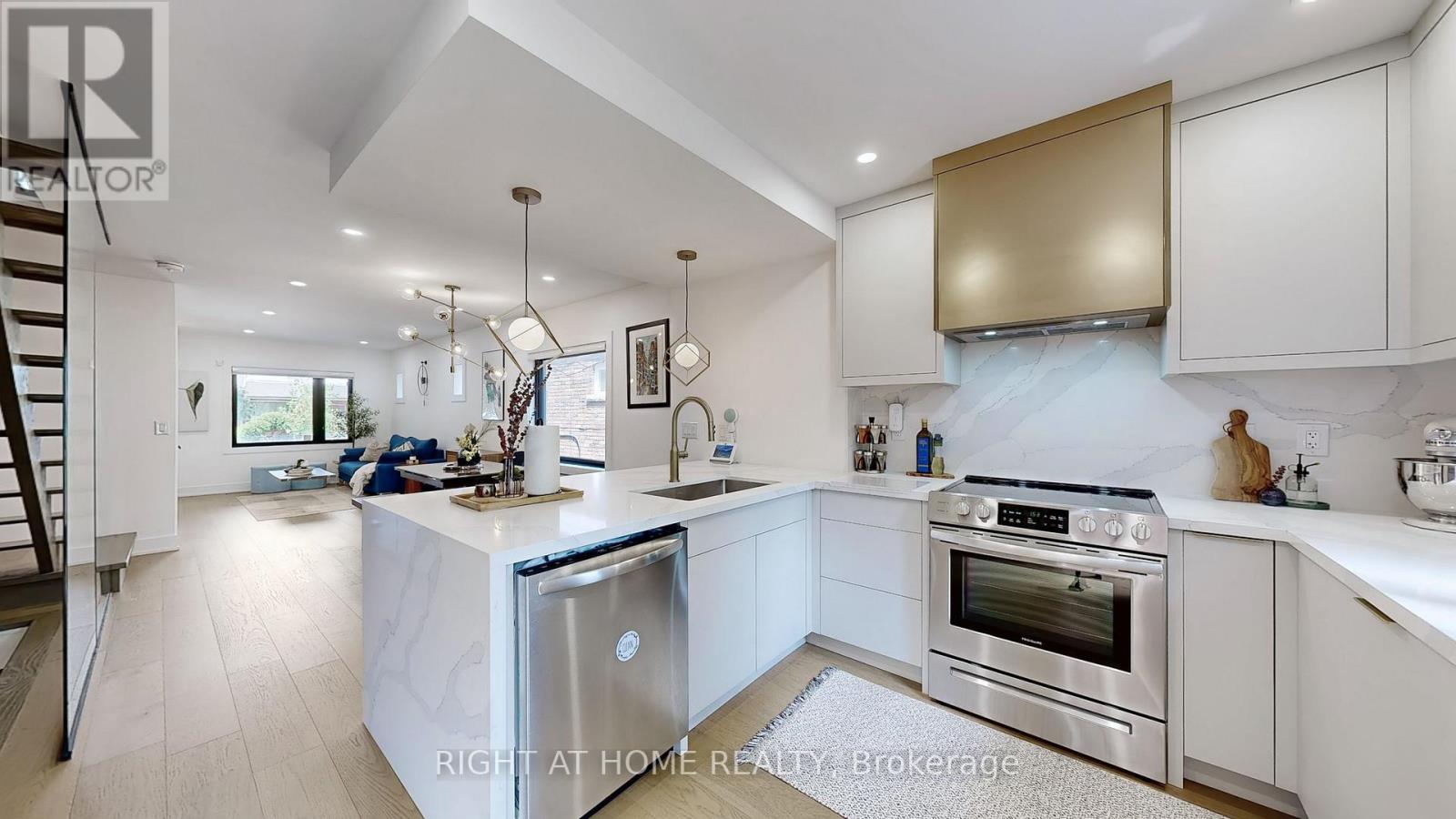 201 SPRINGDALE BOULEVARD, Toronto (Danforth Village-East York) — photo 11