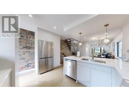 201 Springdale Boulevard, Toronto, ON M4C1Z6 Photo 12
