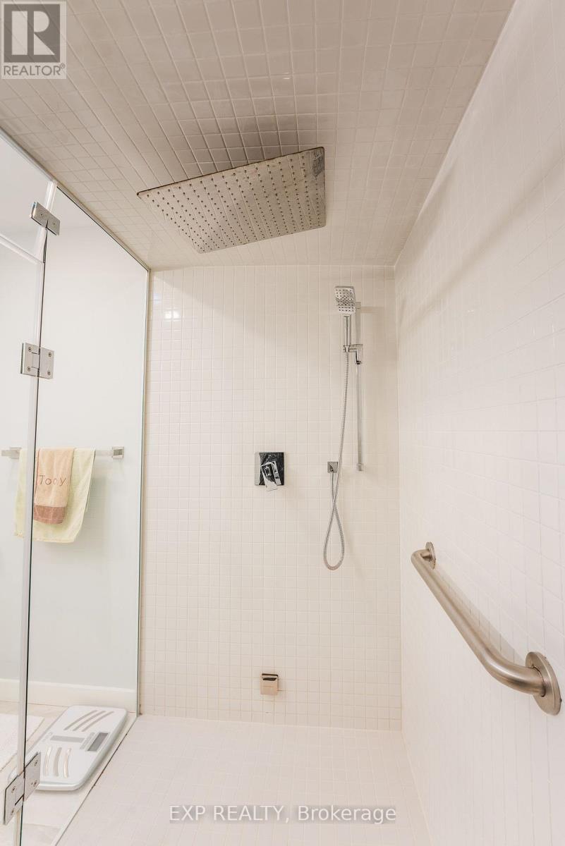 60 Gooderham Drive, Toronto, ON photo 12