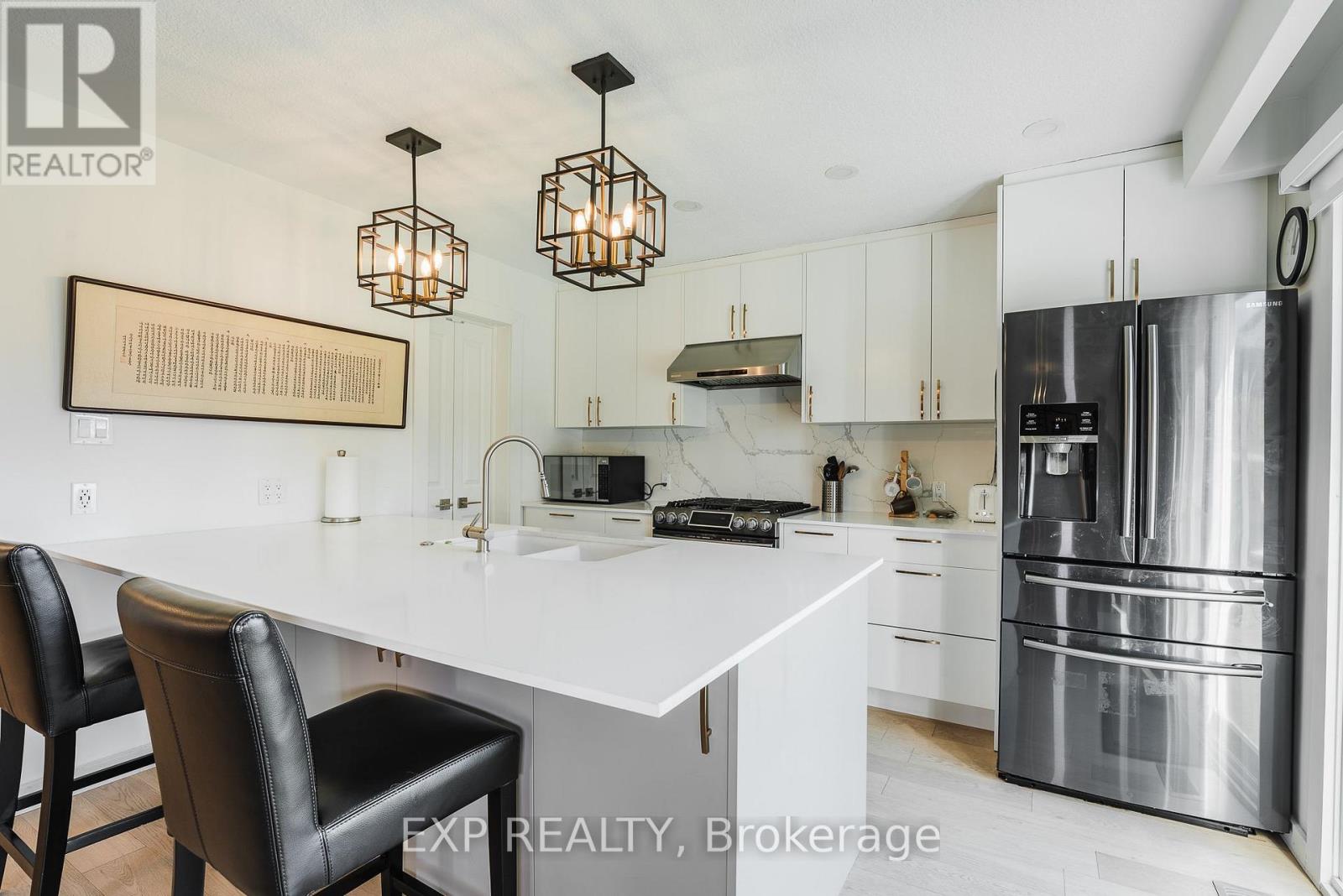 60 Gooderham Drive, Toronto, ON photo 2