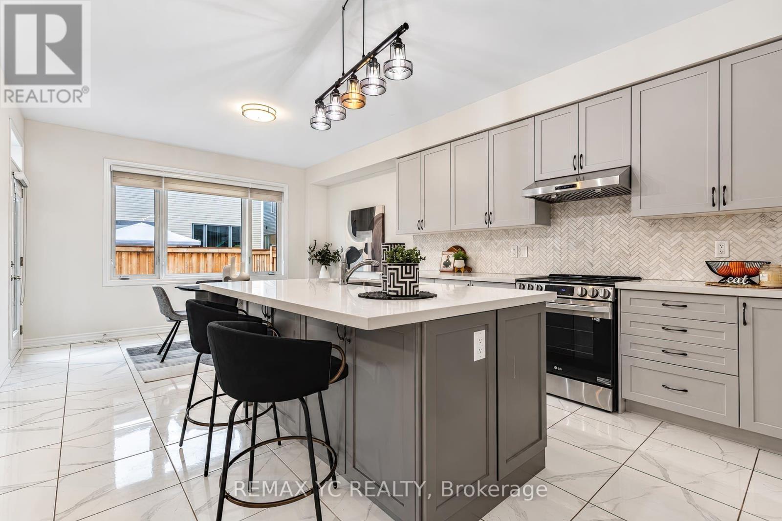 126 Durham Avenue, Barrie, ON photo 13