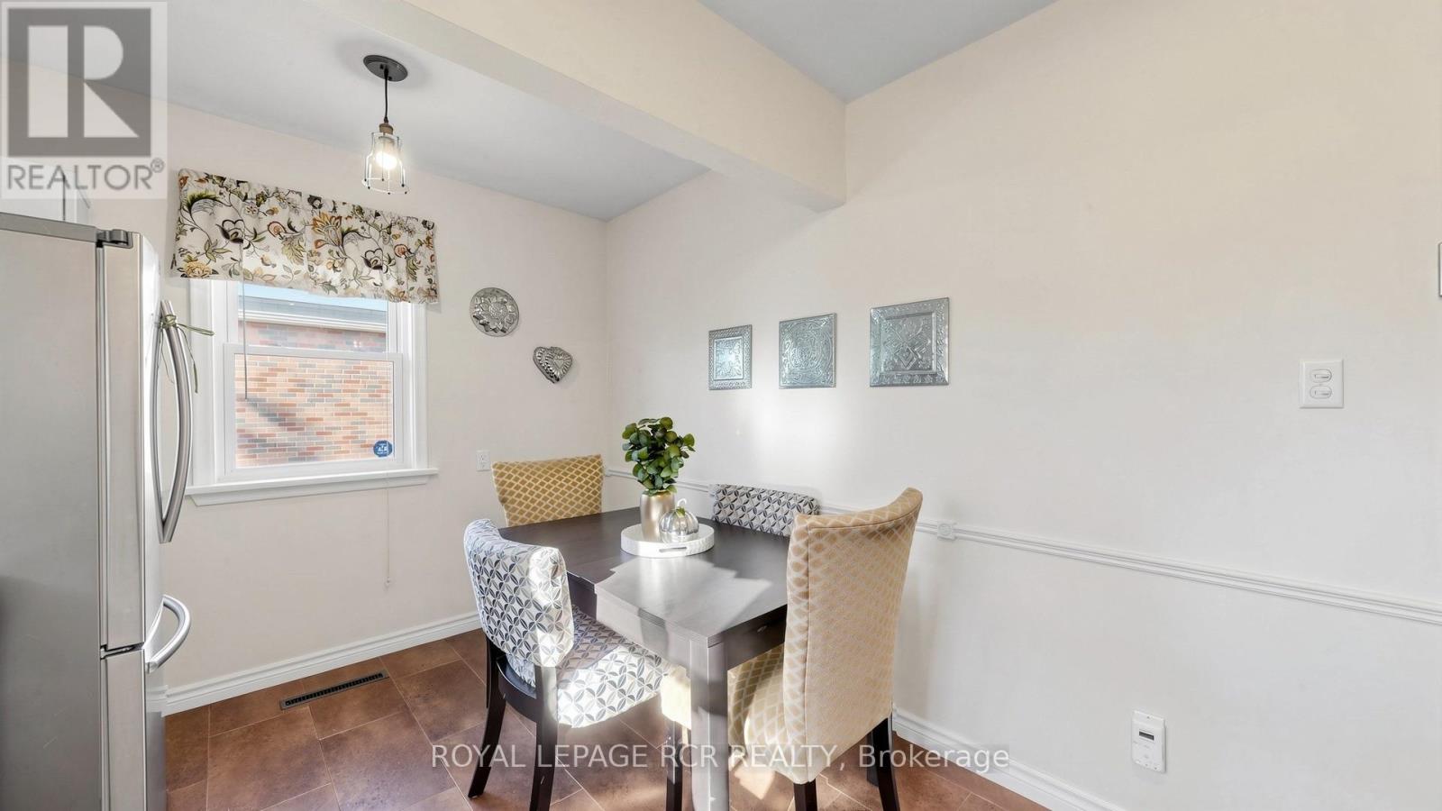 26 Newton Street, Barrie, ON photo 12