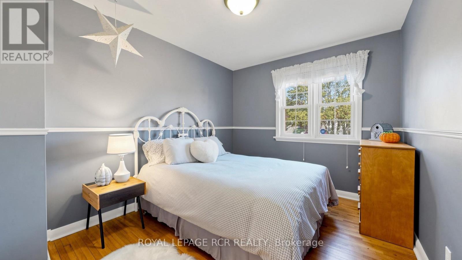 26 Newton Street, Barrie, ON photo 13
