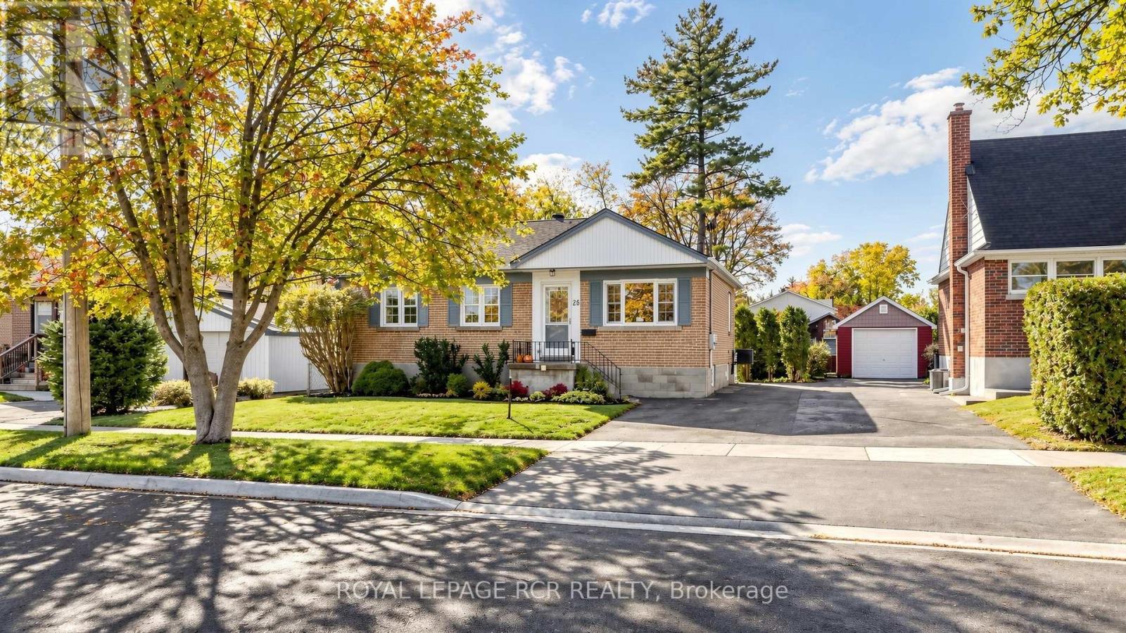 26 Newton Street, Barrie, ON photo 2