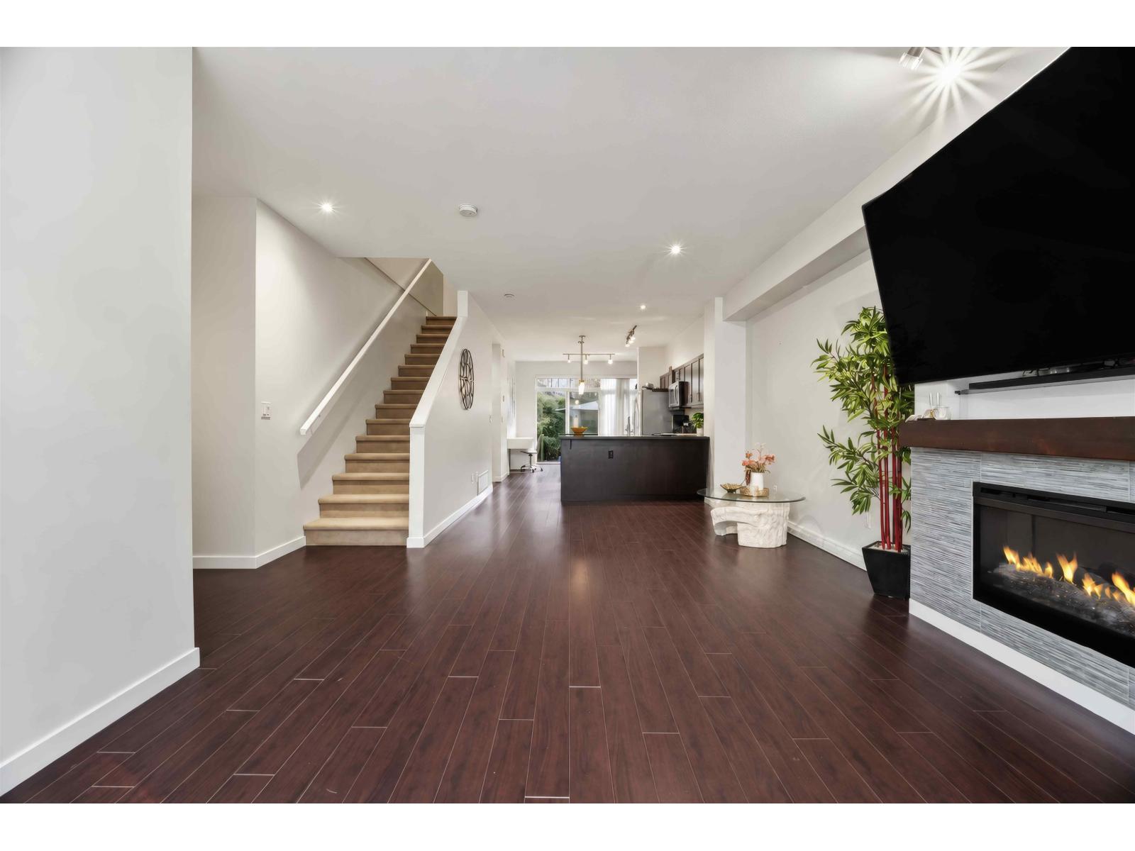 16 14356 63A AVENUE, Surrey - Image 1