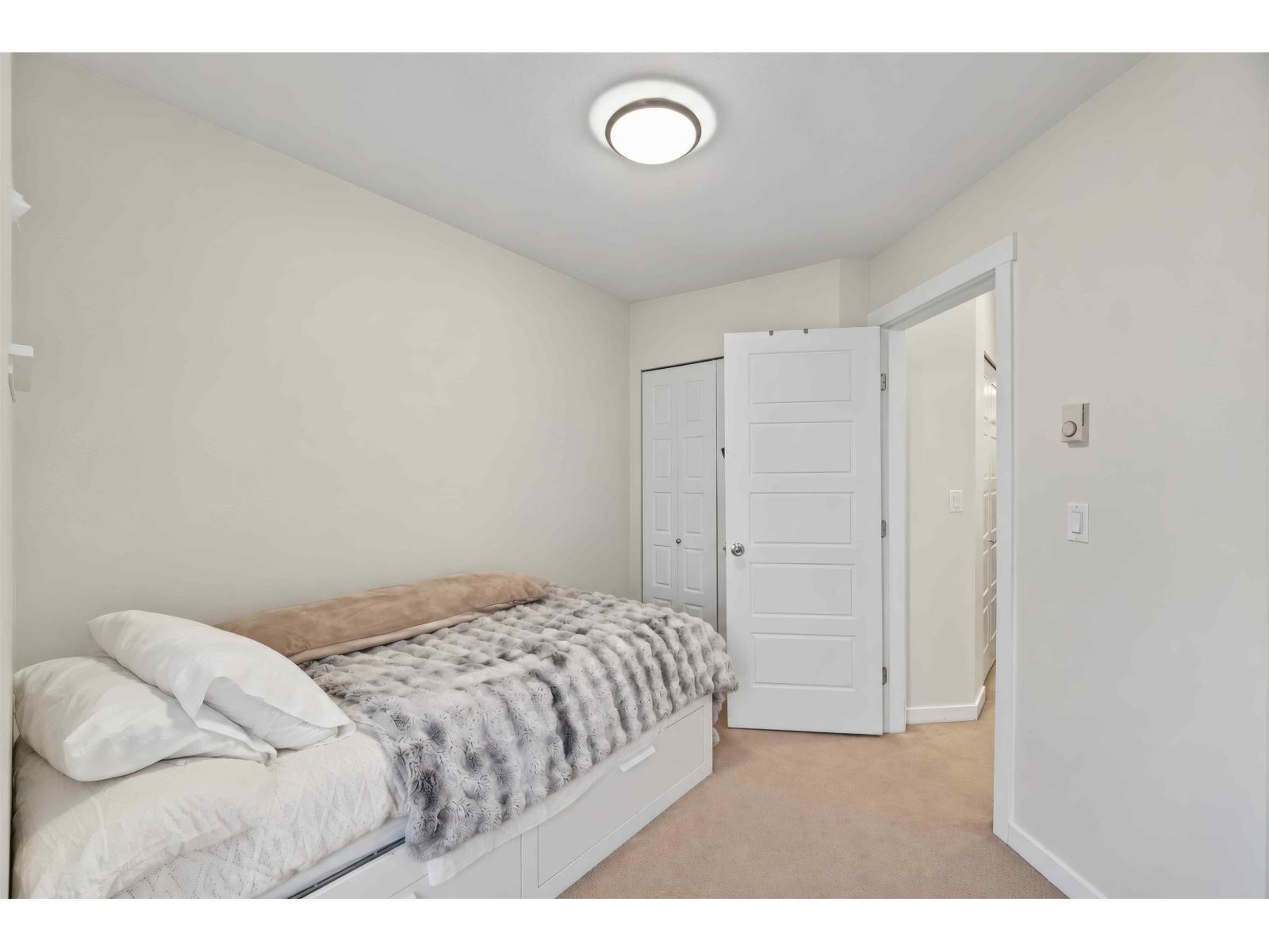 16 14356 63A AVENUE, Surrey - Image 1