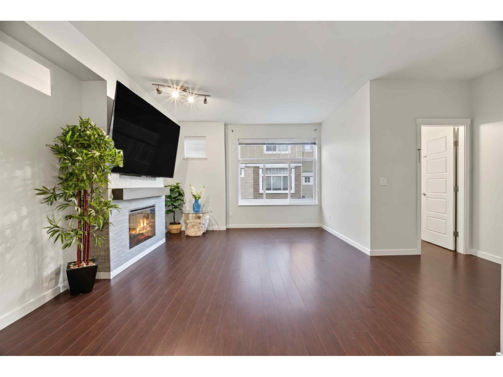 16 14356 63A AVENUE, Surrey - Image 1