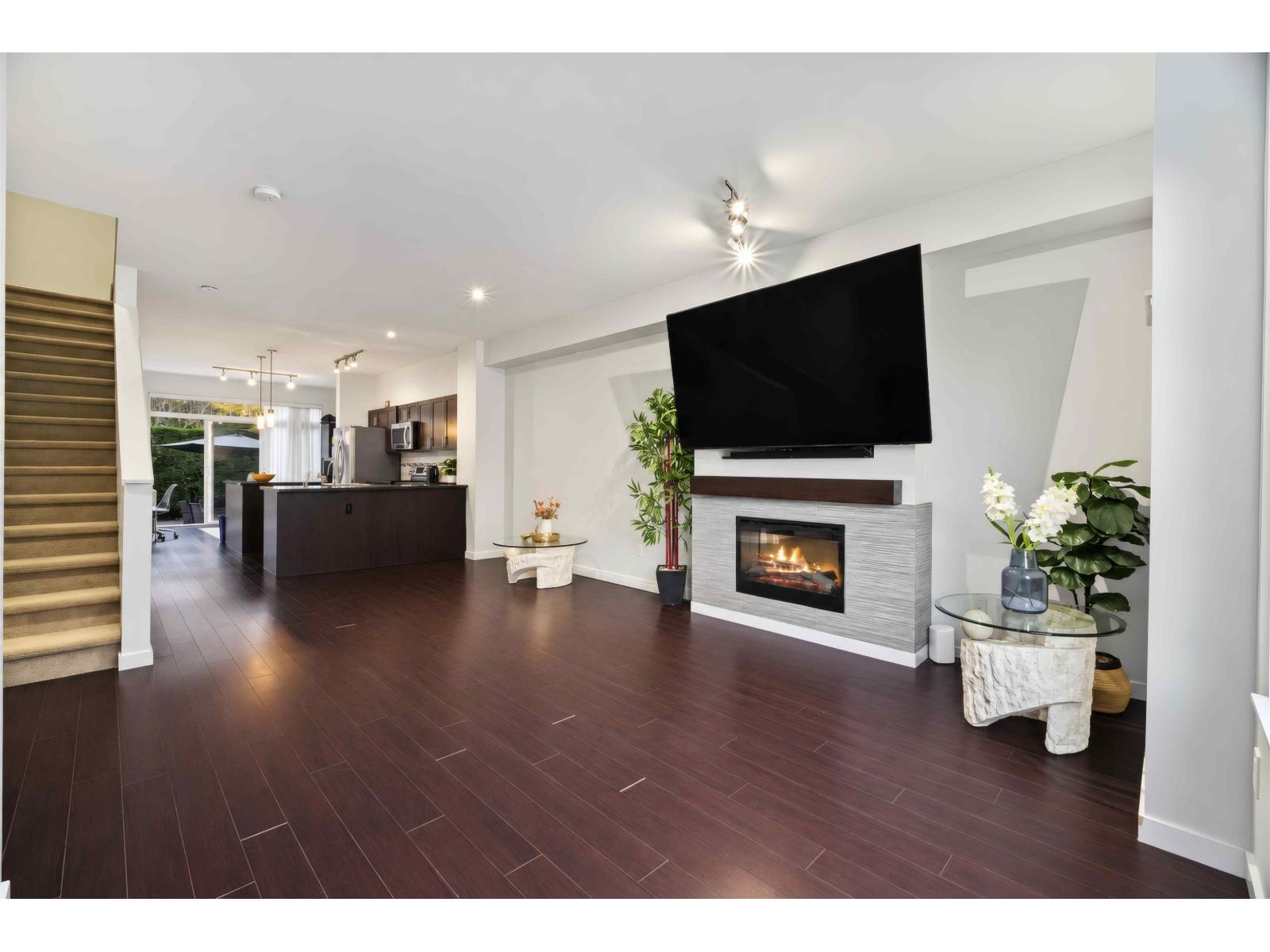 16 14356 63A AVENUE, Surrey - Image 1
