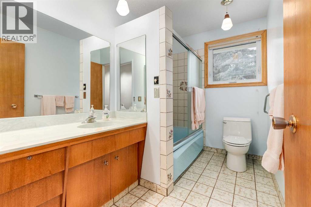 2043 Ungava Road NW, Calgary — photo 33