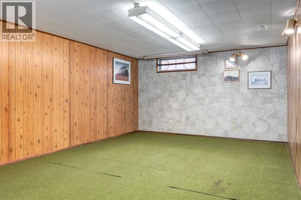 2043 Ungava Road NW, Calgary — photo 35