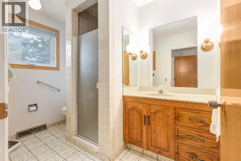 2043 Ungava Road NW, Calgary — photo 25