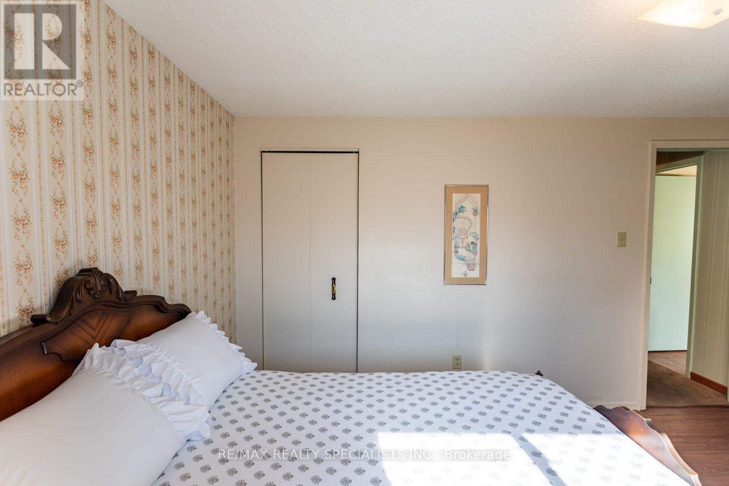 2412 Brasilia Circle, Mississauga, ON photo 2