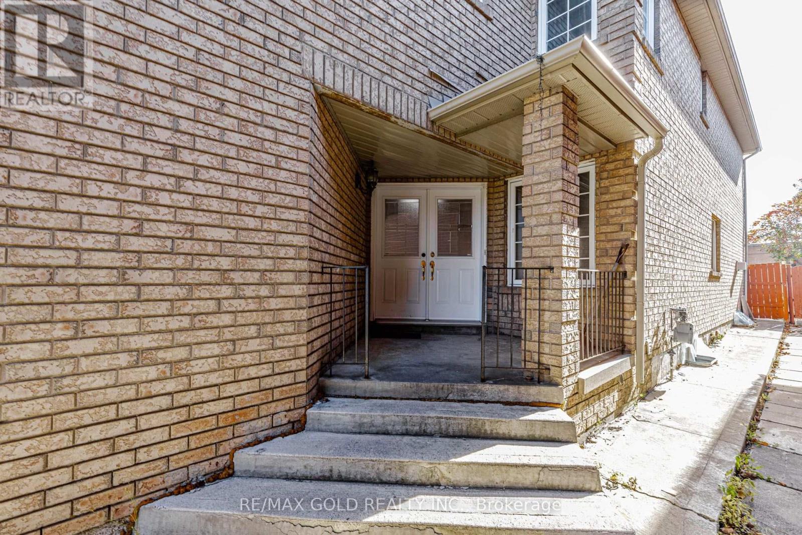 104 Tumbleweed Trail, Brampton, ON photo 4