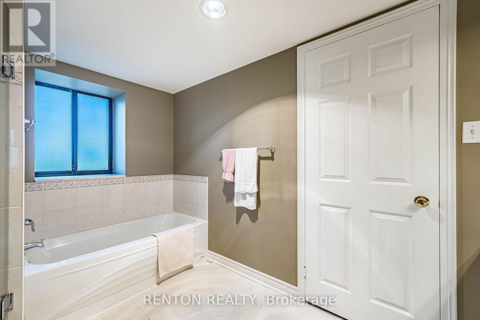 710- 1240 Marlborough Court, Oakville, ON photo 25