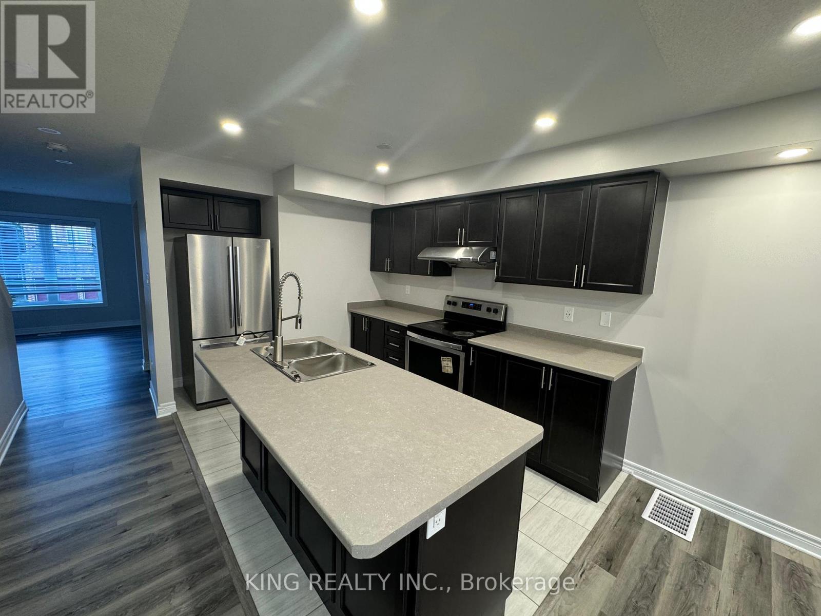 632 LINDEN DRIVE — photo 2