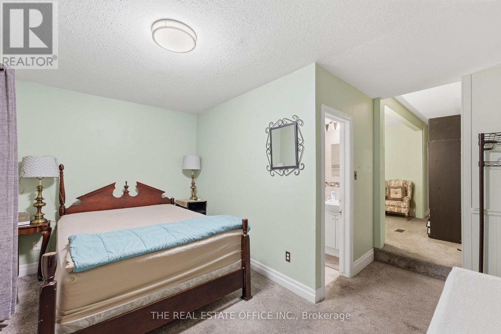 4327 Simcoe Street, Niagara Falls, ON photo 14